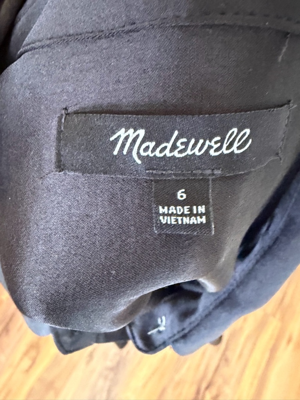 Madewell darted Black Satin Button-Down Shirt - Women - Picture 6 of 9